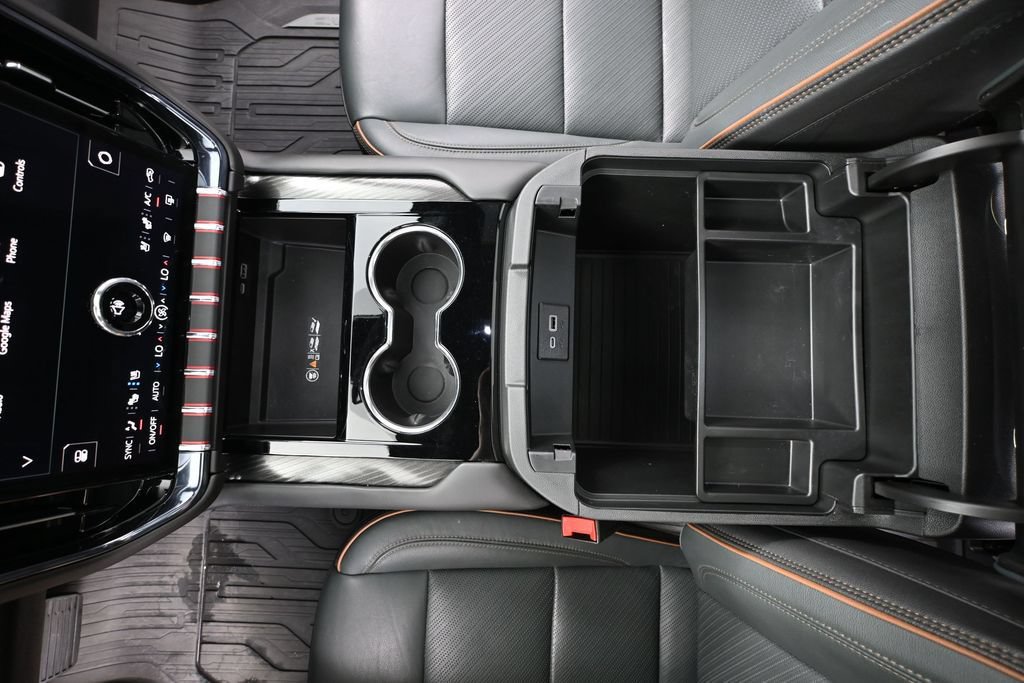 Used 2025 GMC Yukon AT4 AWD/4WD image 31