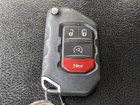 Used 2021 Jeep Wrangler Unlimited Sport AWD/4WD image 35