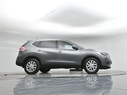 Used 2015 Nissan Rogue S image 45