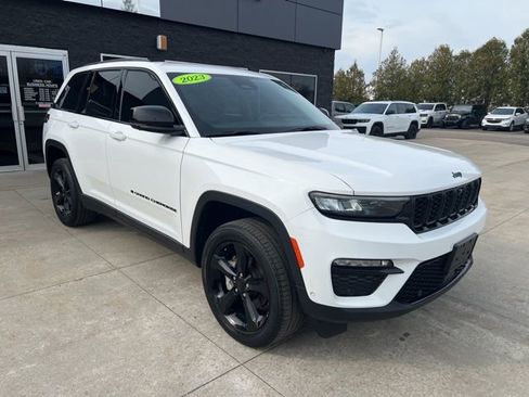 Used 2023 Jeep Grand Cherokee Limited w/ Luxury Tech Group II image 1