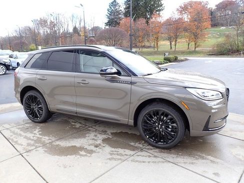 New 2026 Lincoln Corsair Reserve w/ Jet Appearance Package image 7