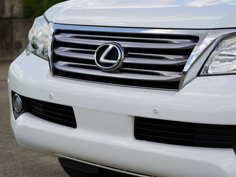 Used 2013 Lexus GX 460 Premium AWD/4WD image 23