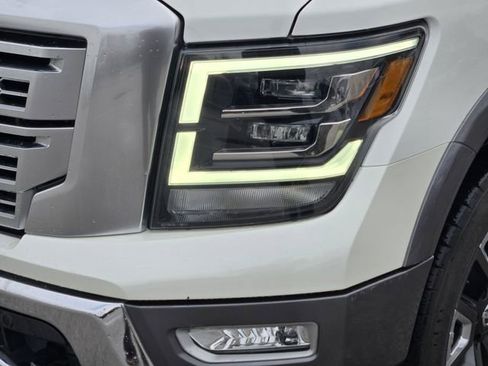 Used 2021 Nissan Titan Platinum Reserve w/ Moonroof Package image 10