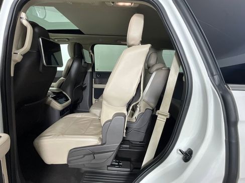 Used 2022 Lincoln Navigator Reserve image 17