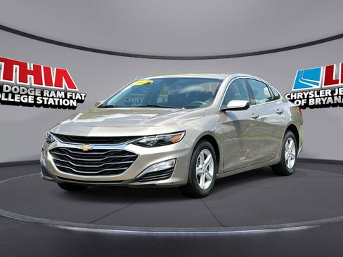 Used 2025 Chevrolet Malibu LS FWD image 1