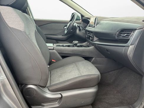 Used 2023 Nissan Rogue SV image 24