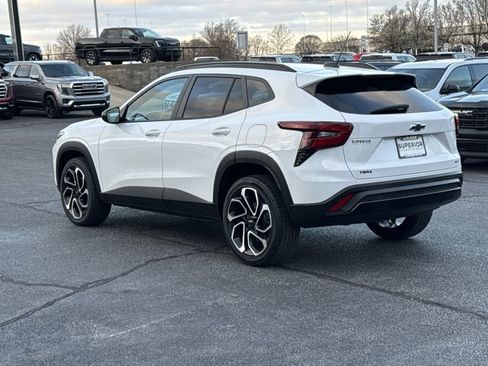 Used 2024 Chevrolet Trax RS w/ Driver Confidence Package image 11