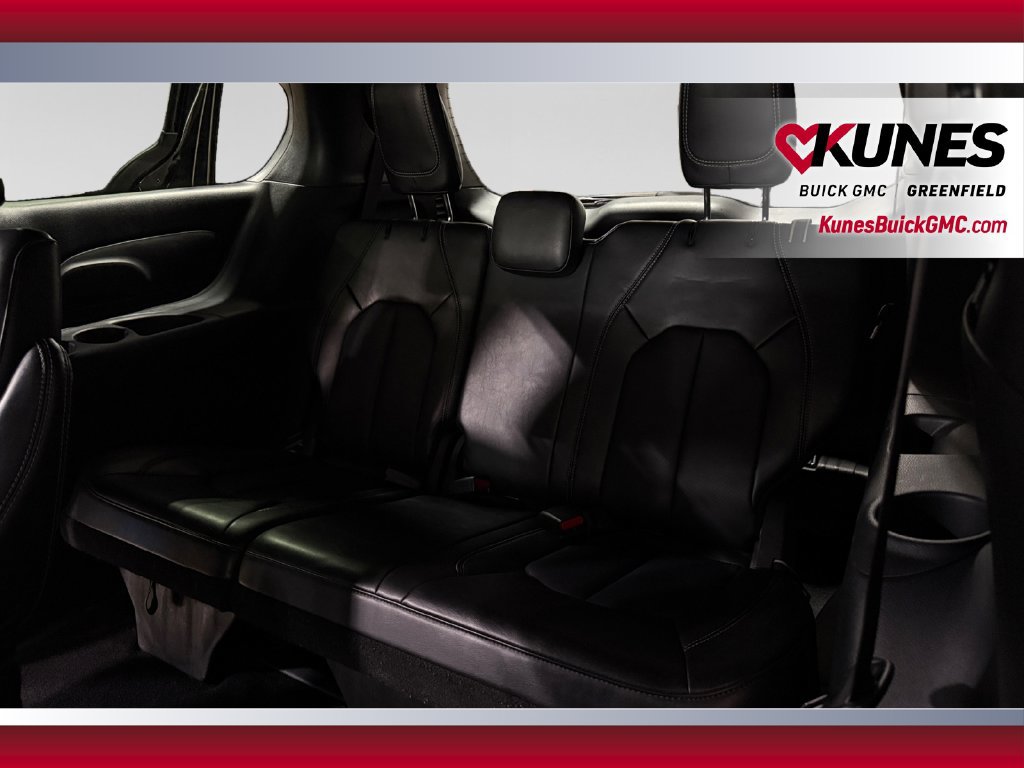 Used 2025 Chrysler Pacifica Select FWD image 35