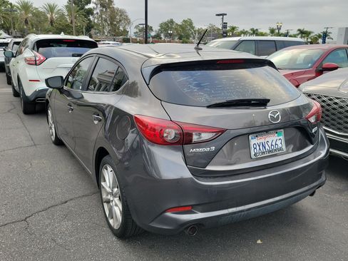 Used 2017 MAZDA MAZDA3 Touring FWD image 4