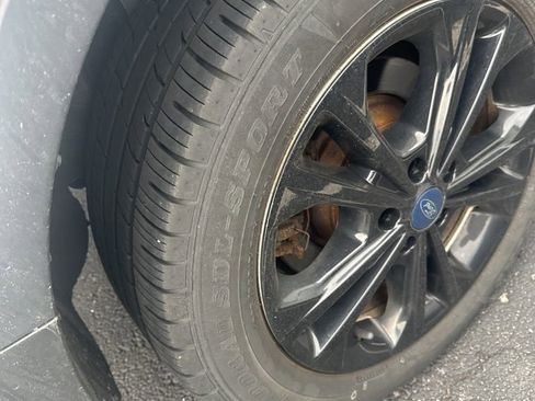 Used 2018 Ford Escape SE image 6