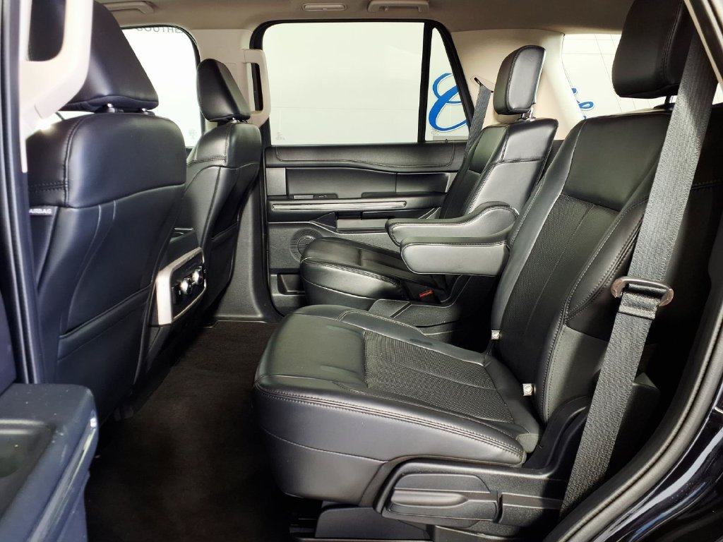 Used 2023 Ford Expedition XLT RWD image 8