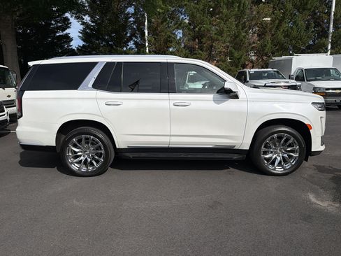 Used 2021 Cadillac Escalade Premium Luxury AWD/4WD image 11