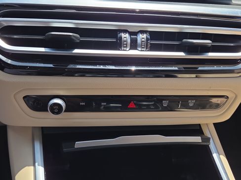 Used 2024 BMW i4 eDrive35 w/ Premium Package RWD image 31