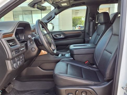 Used 2023 Chevrolet Suburban High Country RWD image 16