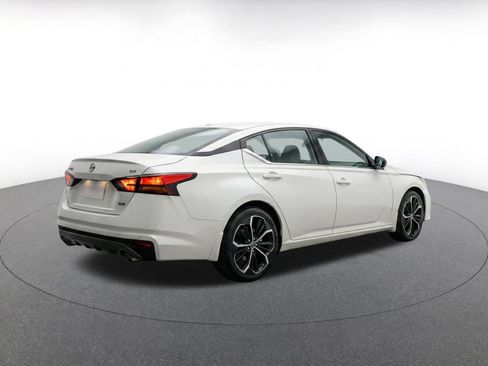 Used 2025 Nissan Altima 2.5 SR FWD image 8