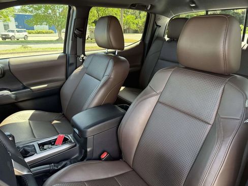 Certified 2023 Toyota Tacoma Limited AWD/4WD image 11