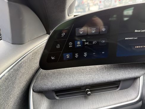 Used 2023 Lucid Air Pure image 12