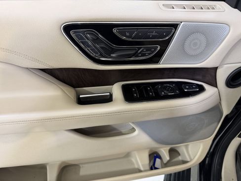 Used 2020 Lincoln Navigator L Reserve w/ Luxury Package image 16