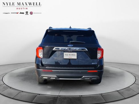 Used 2024 Ford Explorer XLT w/ Equipment Group 202A AWD/4WD image 15