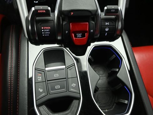 Used 2021 Lamborghini Urus image 19