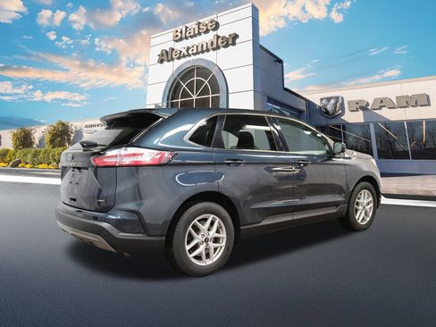 Used 2023 Ford Edge SEL AWD/4WD image 3
