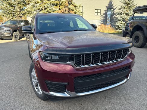 Used 2022 Jeep Grand Cherokee L Limited image 13