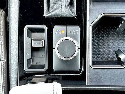 Used 2025 Toyota Tundra Limited image 31