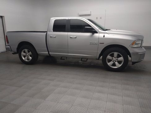 Used 2017 RAM 1500 Classic SLT image 11