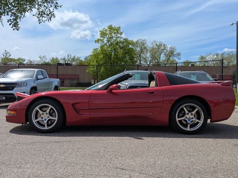 Used 2002 Chevrolet Corvette Coupe w/ Preferred Equipment Group2 RWD image 17