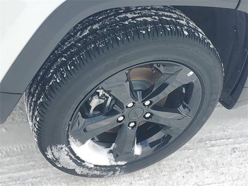 New 2025 Jeep Grand Cherokee L Altitude image 5