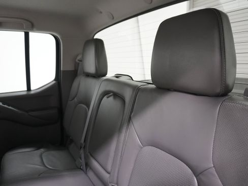 Used 2013 Nissan Frontier SL RWD image 13