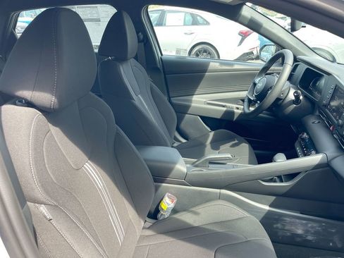 Used 2025 Hyundai Elantra Sport image 49