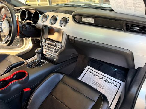 Used 2015 Ford Mustang Premium image 20