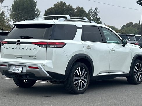 Used 2023 Nissan Pathfinder Platinum image 4