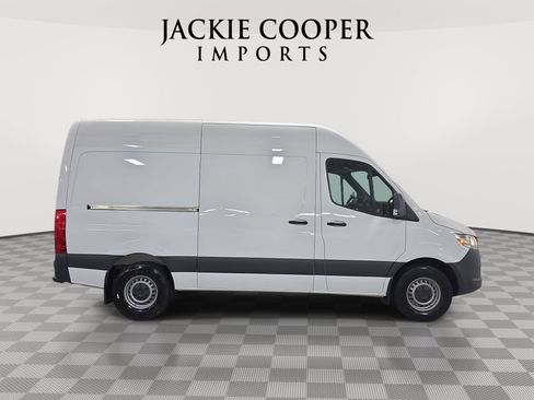 Used 2025 Mercedes-Benz Sprinter 2500 image 4