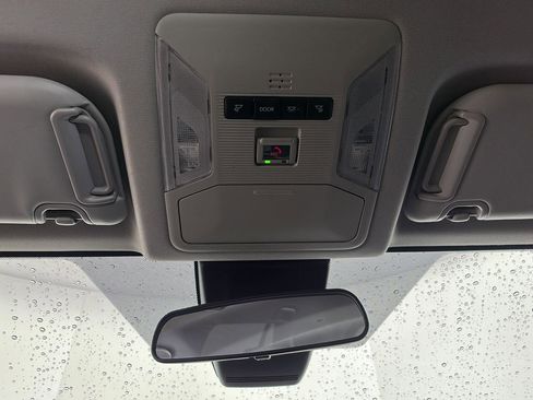 Used 2025 Toyota RAV4 XLE image 34