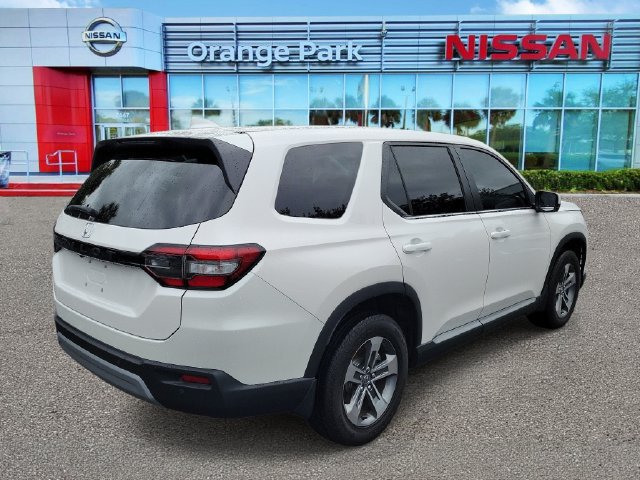 Used 2025 Honda Pilot EX-L image 2