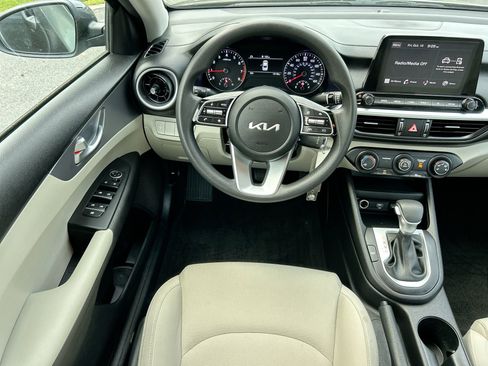 Used 2023 Kia Forte LXS image 17