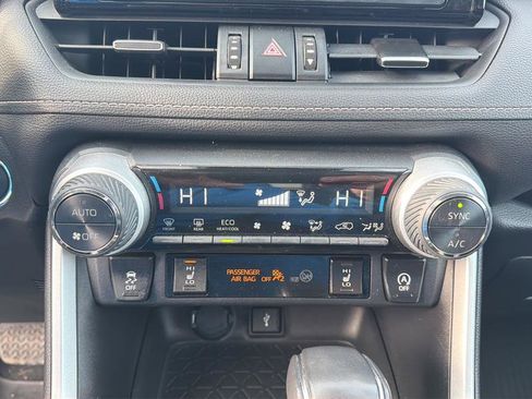 Used 2020 Toyota RAV4 XLE Premium image 27