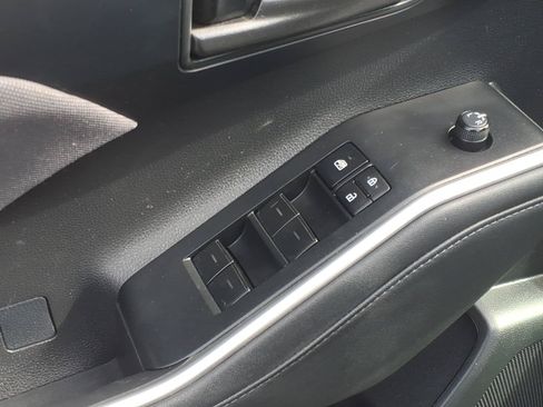Used 2023 Toyota Highlander LE FWD image 14
