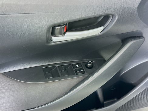 Used 2021 Toyota Corolla LE image 15