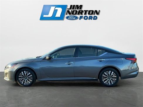 Used 2025 Nissan Altima 2.5 SV image 6