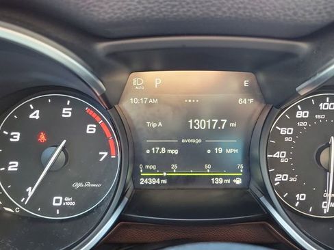 Used 2019 Alfa Romeo Stelvio image 8