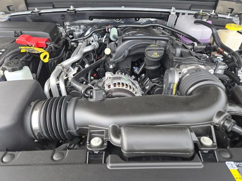New 2026 Jeep Gladiator Sport AWD/4WD image 22