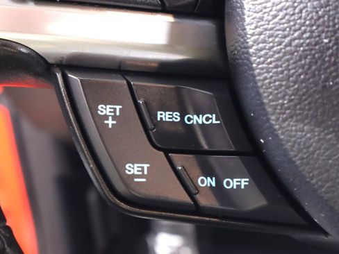 Used 2018 Ford Mustang Coupe image 13