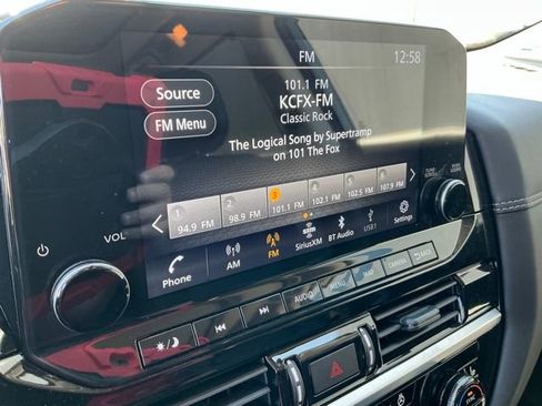 Used 2025 Nissan Pathfinder Platinum FWD image 26