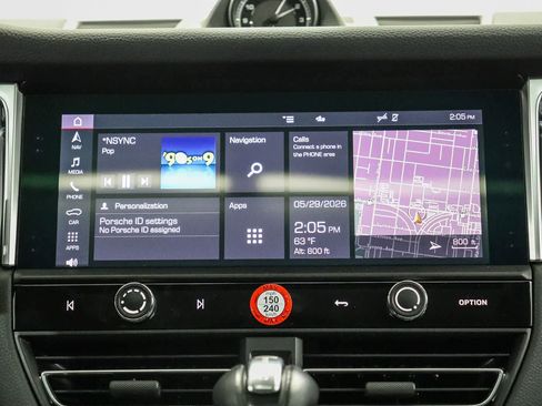 Used 2024 Porsche Macan AWD/4WD image 15