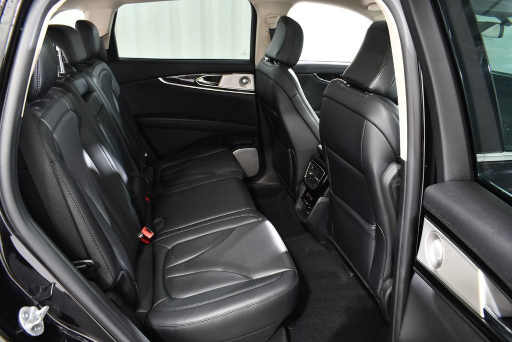 Used 2023 Lincoln Nautilus Reserve w/ Equipment Group 202A AWD/4WD image 19