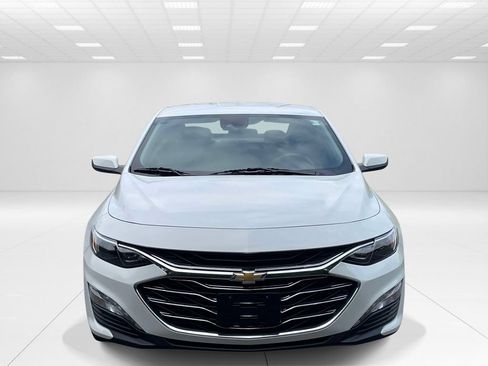 Used 2024 Chevrolet Malibu LT FWD image 2