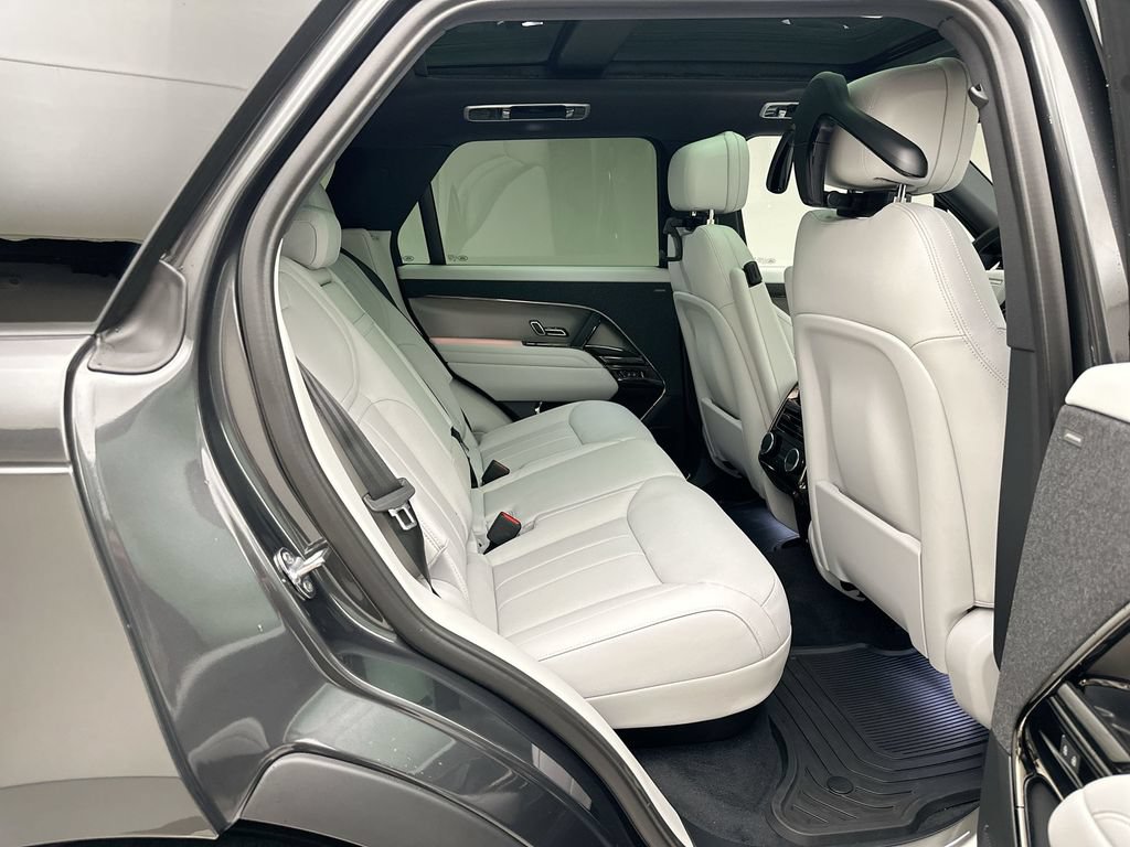 New 2027 Land Rover Range Rover Sport SE AWD/4WD image 7
